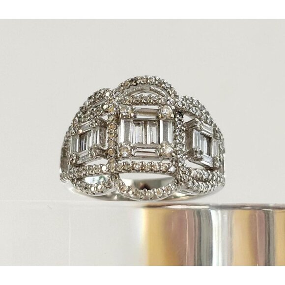 Vintage Jewelry - Crown Shaped Scalloped Cubic Zirconia Vintage Sterling Silver Ring - sz 8